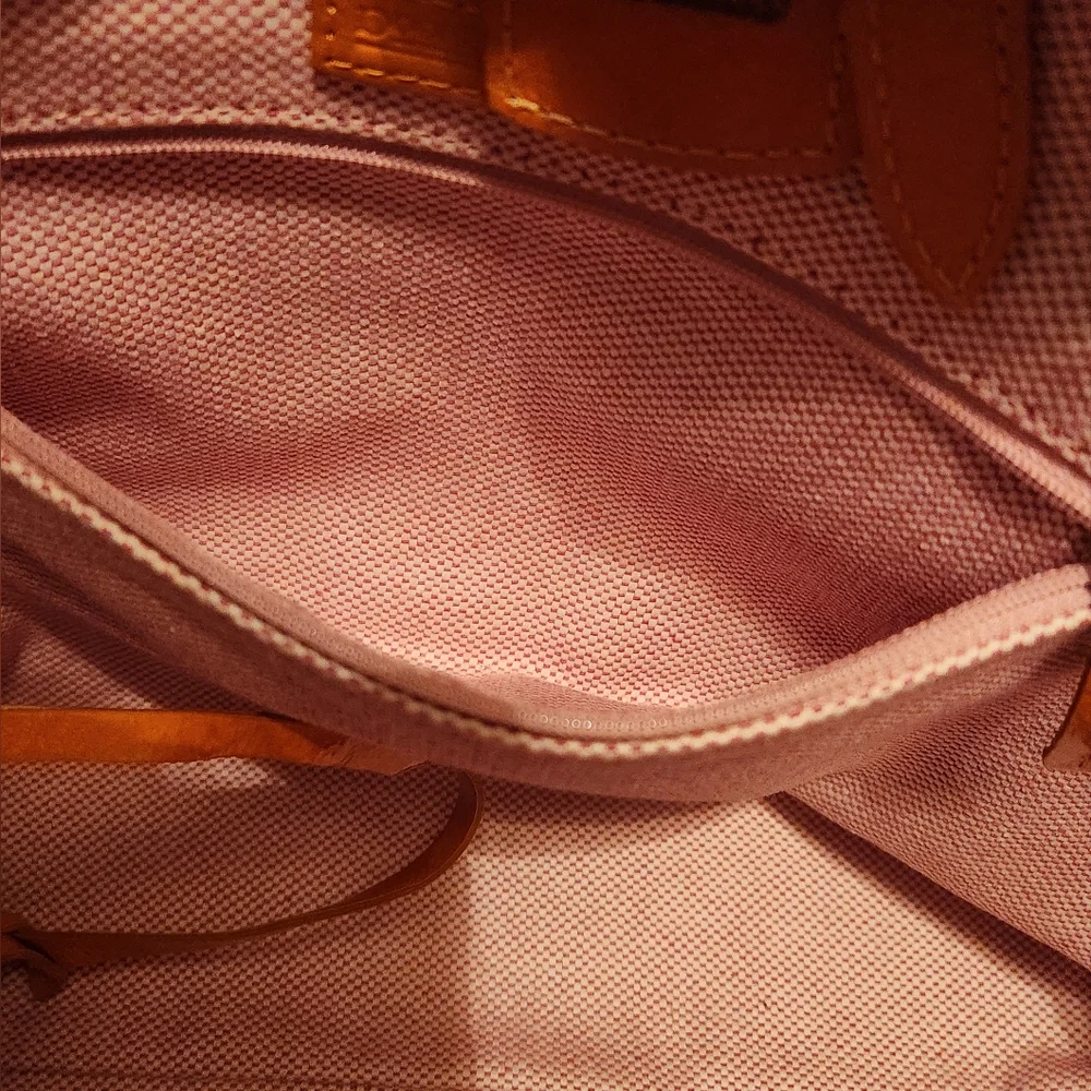 Dooney and Bourke Mustard Yellow Large Patent Leather Cindy Tote - Picture 12 of 16